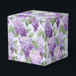 Lilacs Skriv ut Party Treat Box Presentaskar<br><div class="desc">Parti-rutan visas med en blommigt i liladen. Anpassa det här objektet eller köp som det är. Tips! Lägg till dina underbara behandlingar och lägg till lite festligt band. Licensierad bild</div>