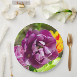 Lilaktuliper på en solig dag