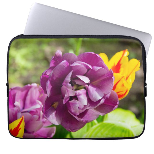 Lilaktuliper på en solig dag laptop fodral (Framsidan)