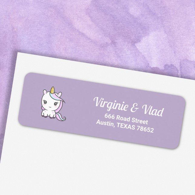 Lilans returadressetikett med en Cute Unicorn Returadress Etikett (Purple return address label with a Cute Unicorn)