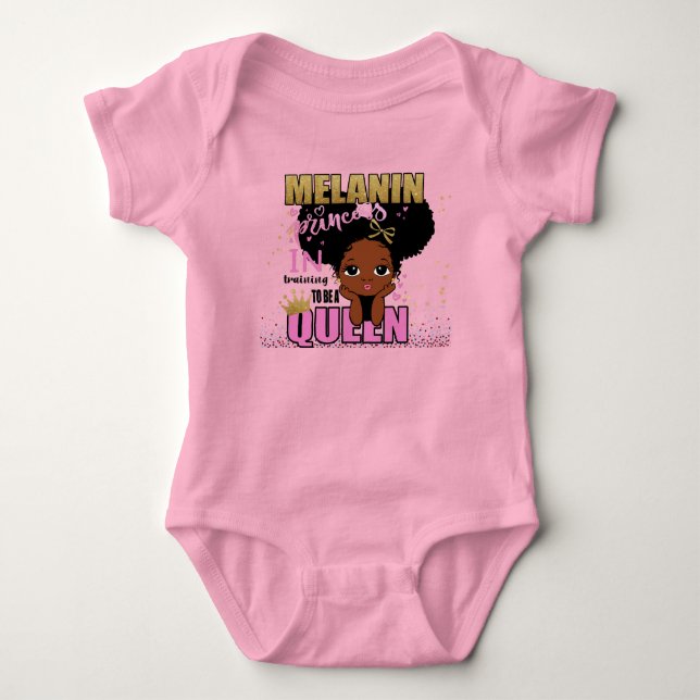 Lilibet Mode - Melanin Princess Training Queen T Shirt (Framsida)