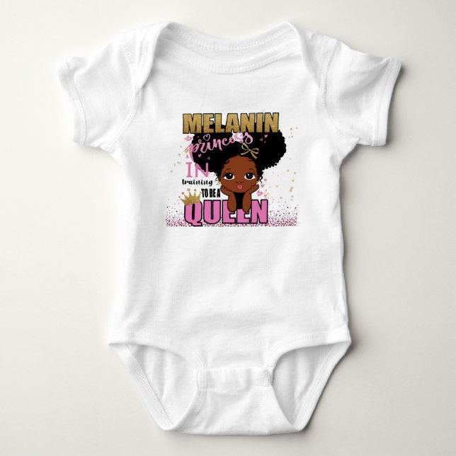 Lilibet Mode - Melanin Princess Training Queen T Shirt (Framsida)
