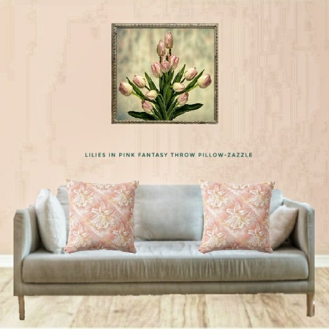 Lilies in Rosa Fantasy Kudde (Skapare uppladdad)