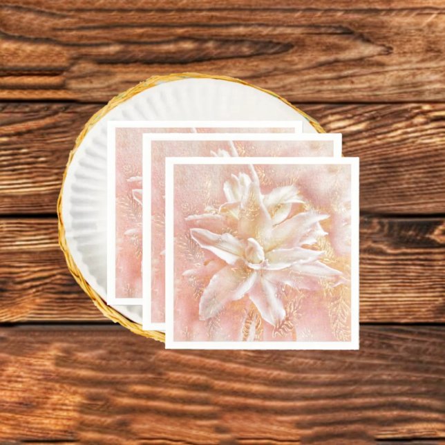 Lilies in Rosa Fantasy Pappersservett (These Lily In Pink Fantasy Paper Napkins, are perfect for a Wedding reception luncheon!)
