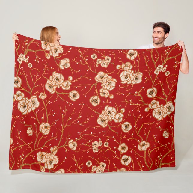 Lilla blommor på röd mönster fleecefilt (På plats)