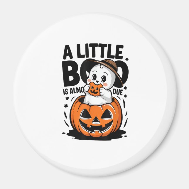 Lilla Boo är nästan förfallen Söt Halloween Gravid Magnet (Framsidan)
