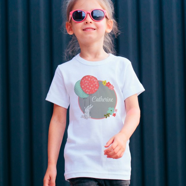 Lilla Bunny flyger med ballonger personlig T Shirt (Skapare uppladdad)