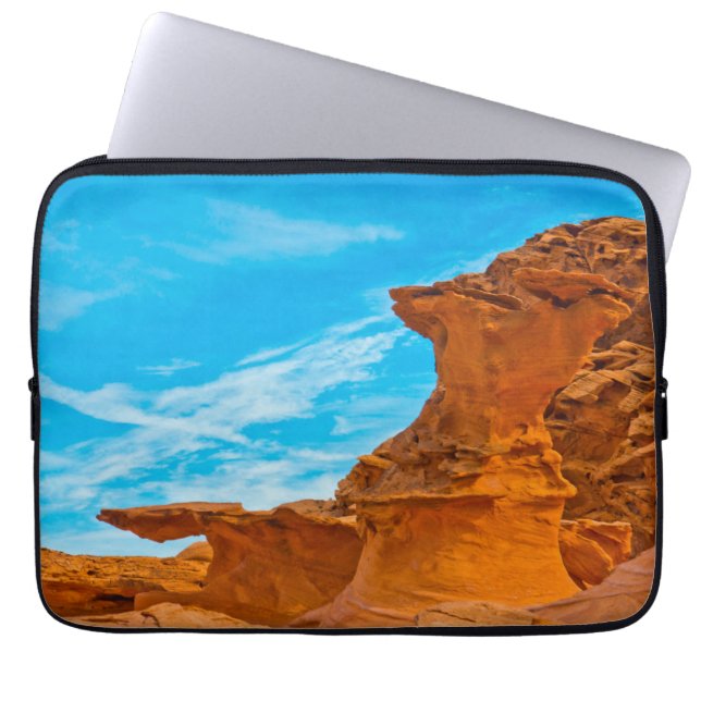 Lilla finländska rödSten skulpturer Laptop Fodral (Framsidan)