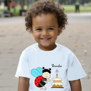 Lilla ladybuggpojke med tårta t shirt