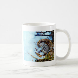 Lilla mus sover i snö kaffemugg