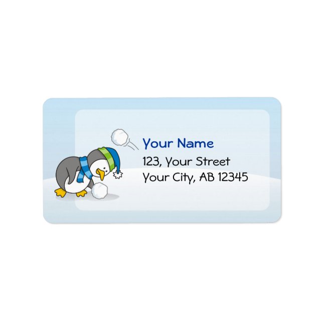 Lilla penguin som får snö boll adressetikett (Framsidan)