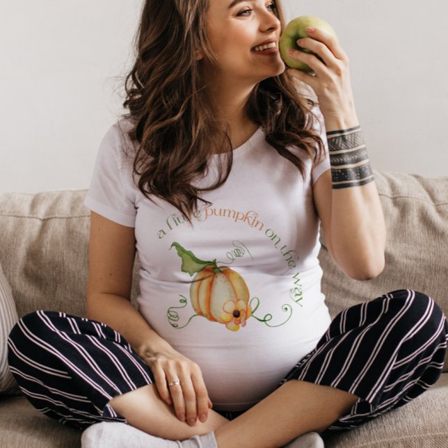 Lilla Pumpkin på Way Fall Mamma-to-be T-Shirt (Skapare uppladdad)
