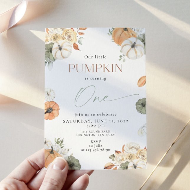 Lilla Pumpkin, turande ett, första födelsedagen Inbjudningar (Skapare uppladdad)