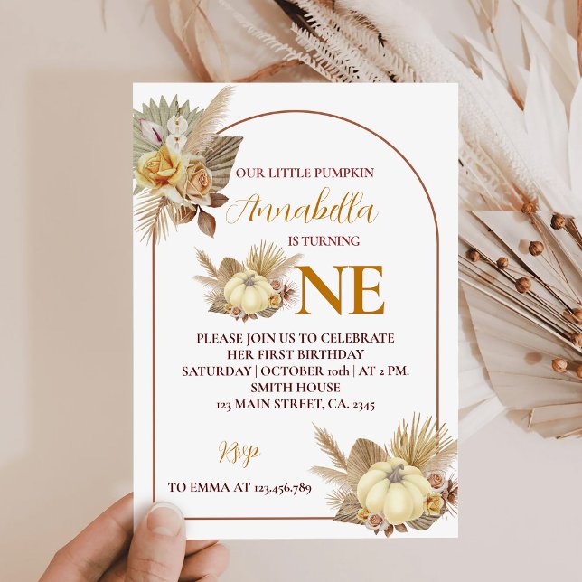 Lilla Pumpkin turar en inbjudan på födelsedag (Skapare uppladdad)