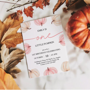 Lilla Pumpkin Turning en födelsedag Inbjudningar