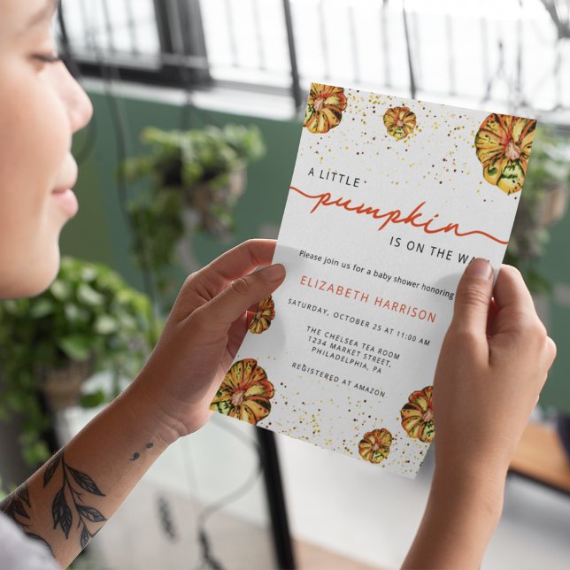 Lilla pumpor är på babyduschen inbjudningar (Skapare uppladdad)