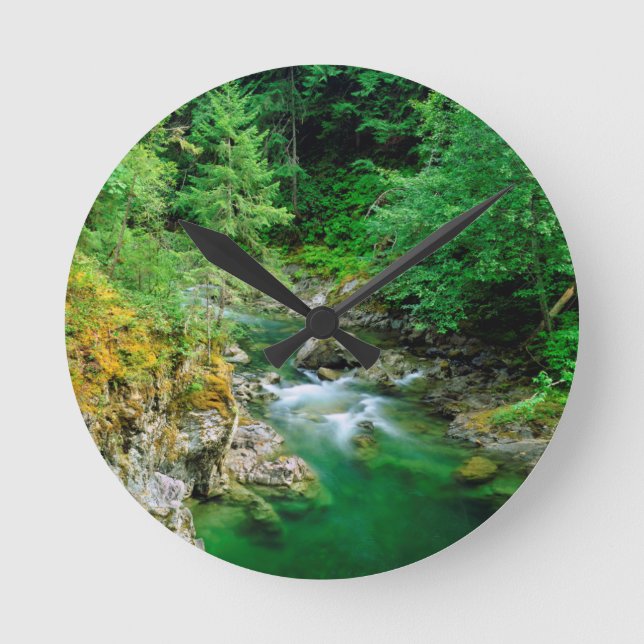 Lilla Qualicum River Rund Klocka (Framsida)