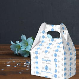 Lilla snöflummel på vägen presentaskar
