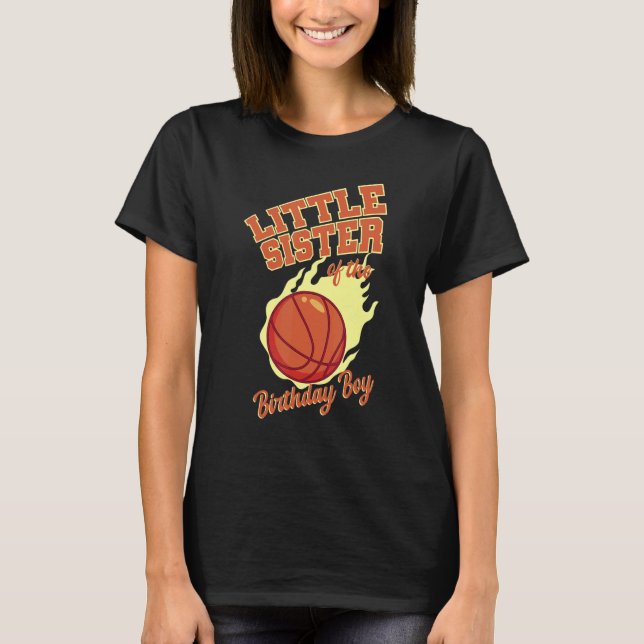 Lilla syster till Birthday Boy Basketball Famil T Shirt (Framsida)