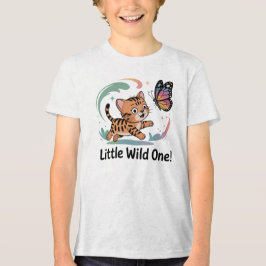 Lilla vilda ett - Söt bengalkatt jagar fjäril T Shirt