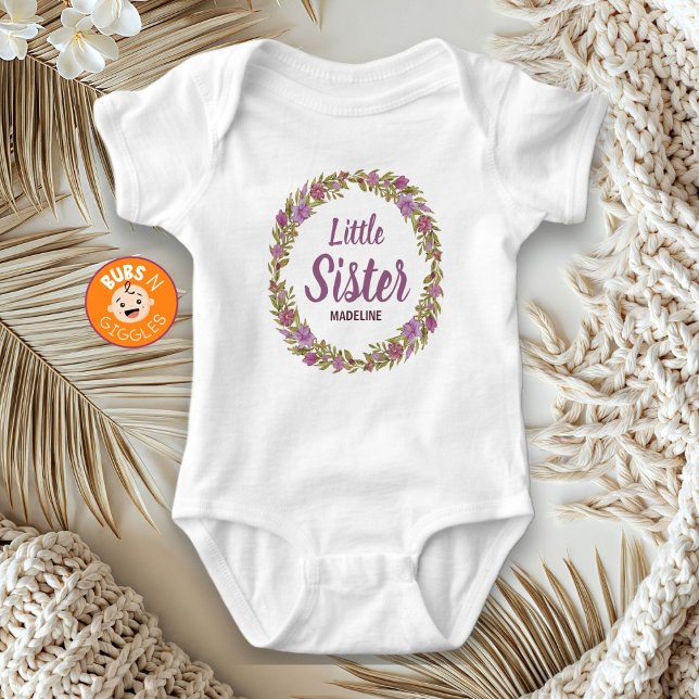 Lillasyster med lila blomsterkrans namn t shirt (Skapare uppladdad)