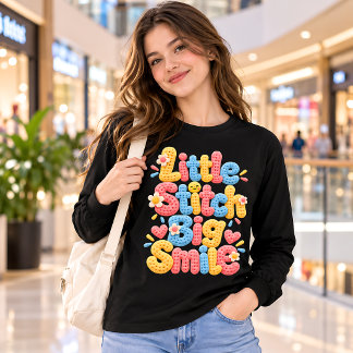Lillasyster Stor Leende Söt Virkad Typografi T Shirt