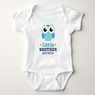 lillebror en-biet med blå uggla och namn t shirt