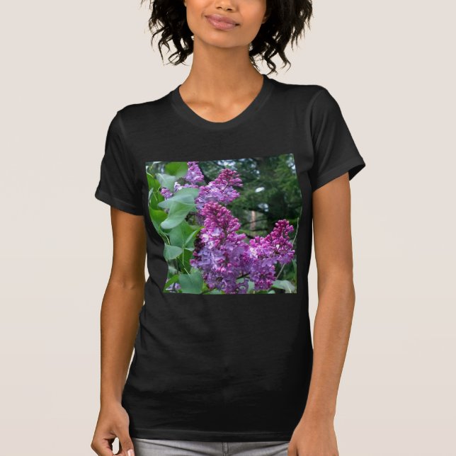 Lilor i blom tee shirt (Framsida)