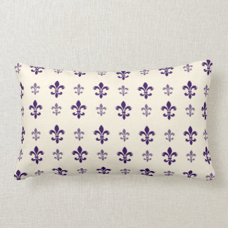 Lilor och kräm- Elegant Fleur de Lis Lumbarkudde