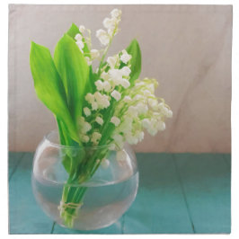 Lily of the valley in vase tygservett