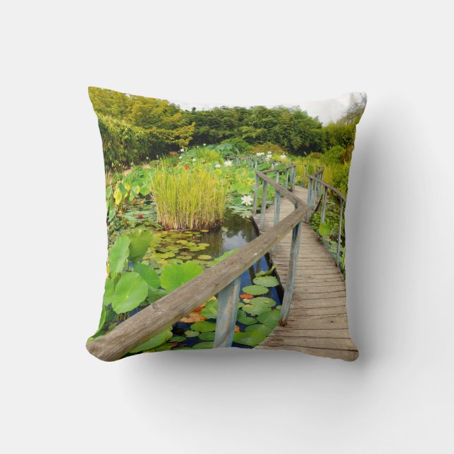 Lily Pond Throw Cushion Kudde (Framsida)