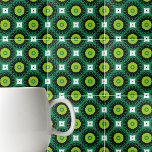 Lime Green Black & White Mosaic Geometric Mönster Kakelplatta<br><div class="desc">Modern keramisk mönsterdesign i elegant med ett sömlöst mönster tillverkat av geometriska former i grönt,  kalkgrön,  svart och vit.</div>