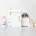 Limegrön och vit monogram  presentpapper<br><div class="desc">Limegrön & vit monogram.  Personlig.</div>