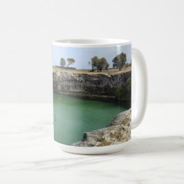 Limestone Cliffs och Emerald Vatten Kaffemugg