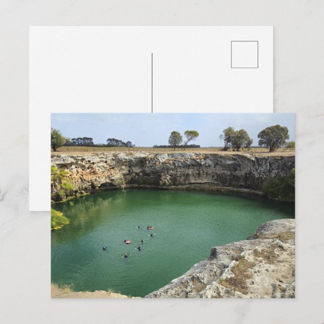 Limestone Cliffs och Emerald Vatten Vykort (Fram/baksida)