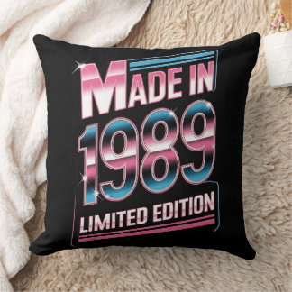 Limited Edition Retro 1989 Throw Pillow Kudde