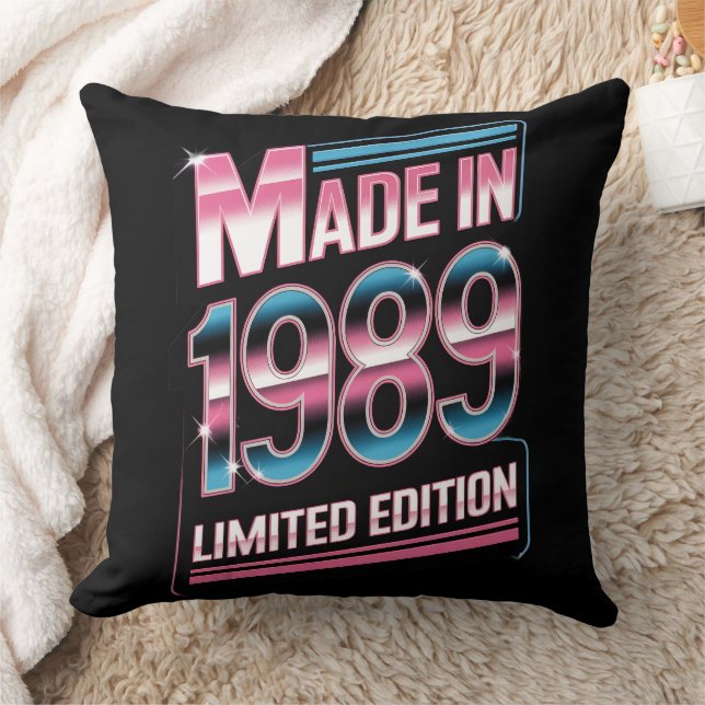 Limited Edition Retro 1989 Throw Pillow Kudde (Filt)