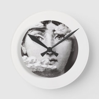 lina cavalieri rund klocka