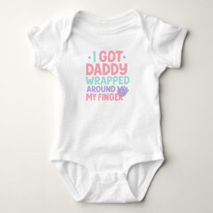 Lindrar runt mitt finger – Söt baby-citat för papp T Shirt