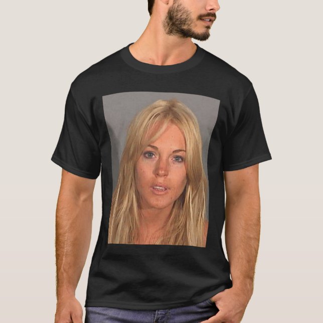 LINDSAY LOHAN MUGSHOT Classic T-Shirt (Framsida)