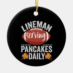 Lineman Serving Pancakes Daily Funny Football Gift Julgransprydnad Keramik