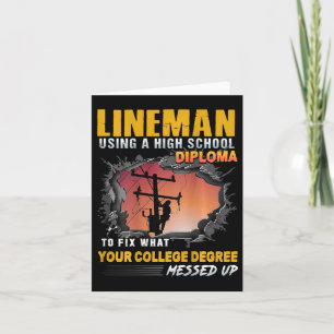 Lineman som använder ett gymnasiediplom för att fi kort