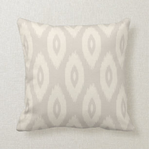Linen Beige och Ivory Tribal Ikat Dots Kudde