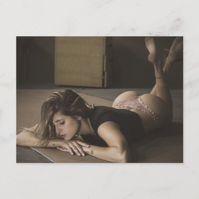 Lingerie Model Photo Postcard Vykort (Framsida)