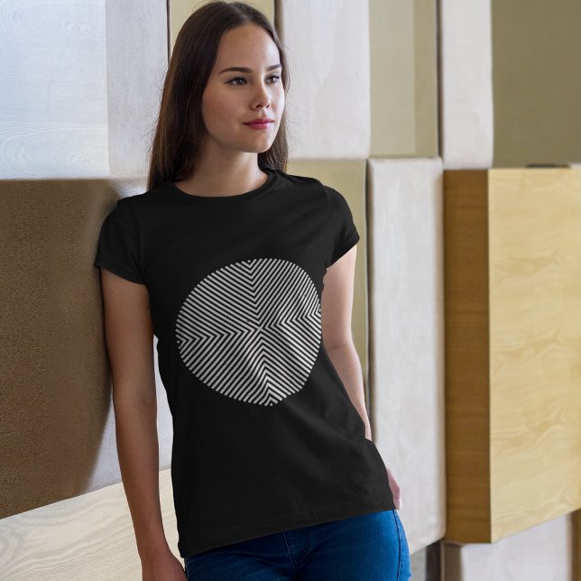 Linjer Circle T Shirt (Young lady posing at workplace)