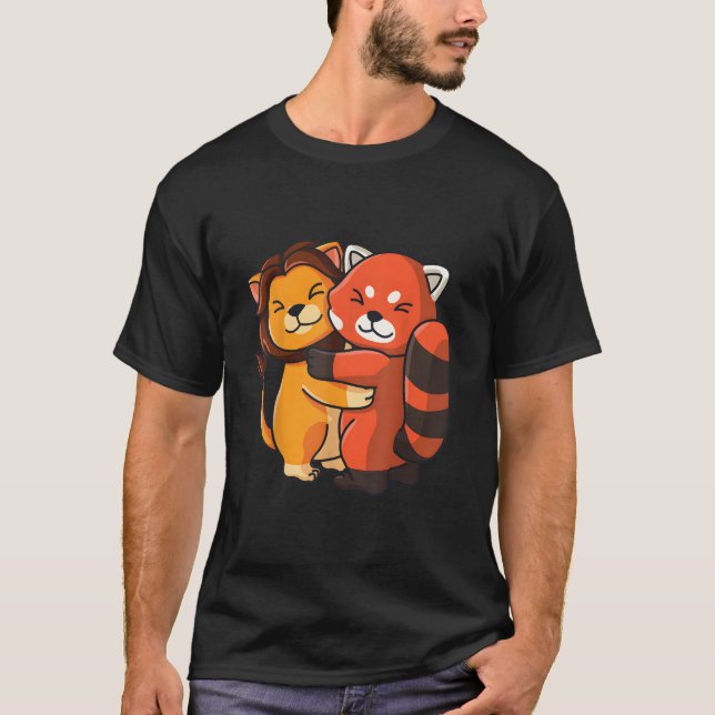 Lion Red Panda Hugging Kawaii Animal T Shirt (Framsida)