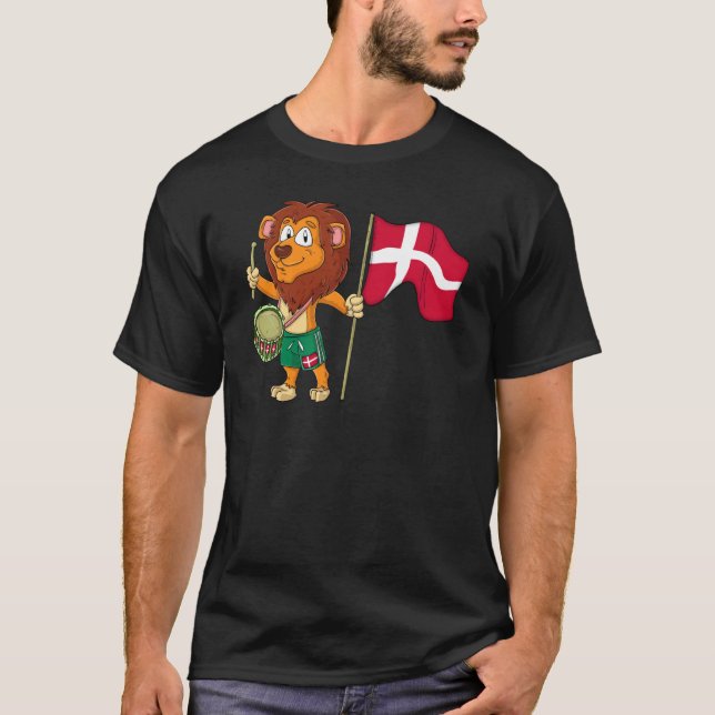 Lion with the Denmark flag T Shirt (Framsida)