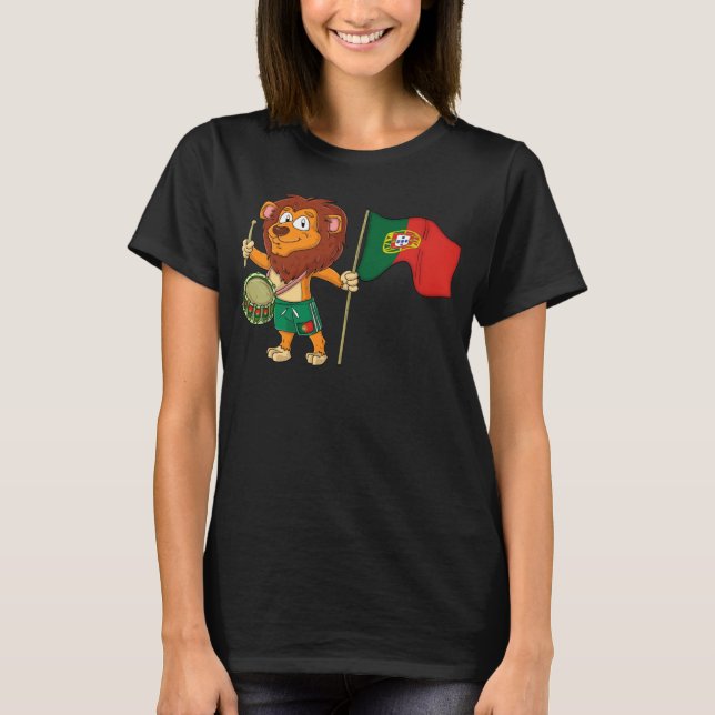 Lion with the Portugal flag T Shirt (Framsida)