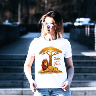"Lioness Queen Mamma - Golden Krona i Kärlek" T Shirt