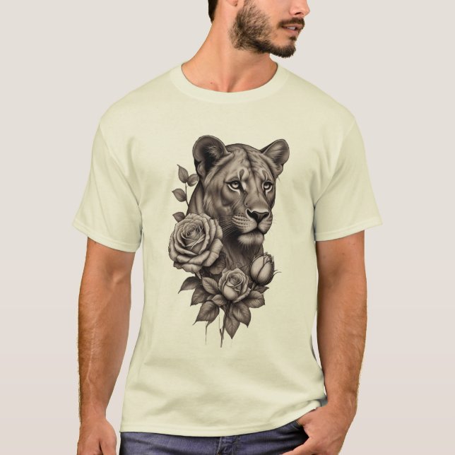 ’Lioness Ro’ Shoulder Sketch T Shirt (Framsida)